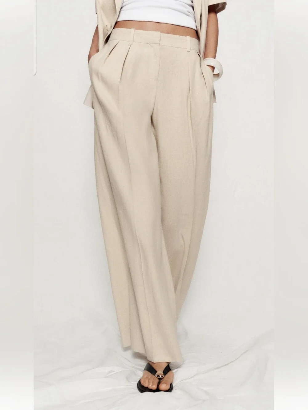 Size S linen trousers. Zara